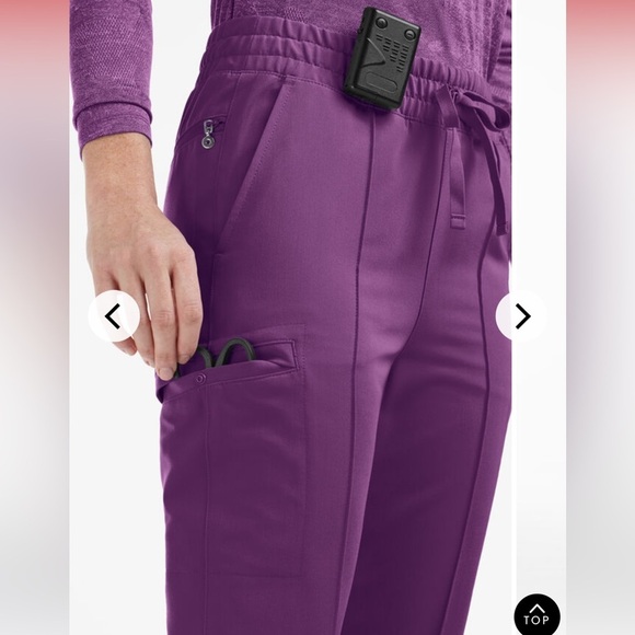 MOVEMENT ⭐️ butter soft  scrub set - Picture 6 of 14